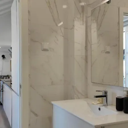 Chiado Modern Attic Duplex 2-bedroom Apartment