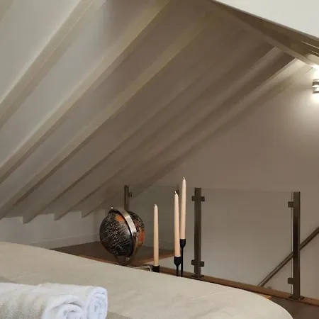 Lägenhet Chiado Modern Attic Duplex 2-bedroom Lisboa