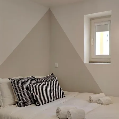 Chiado Modern Attic Duplex 2-bedroom Lägenhet Lisboa